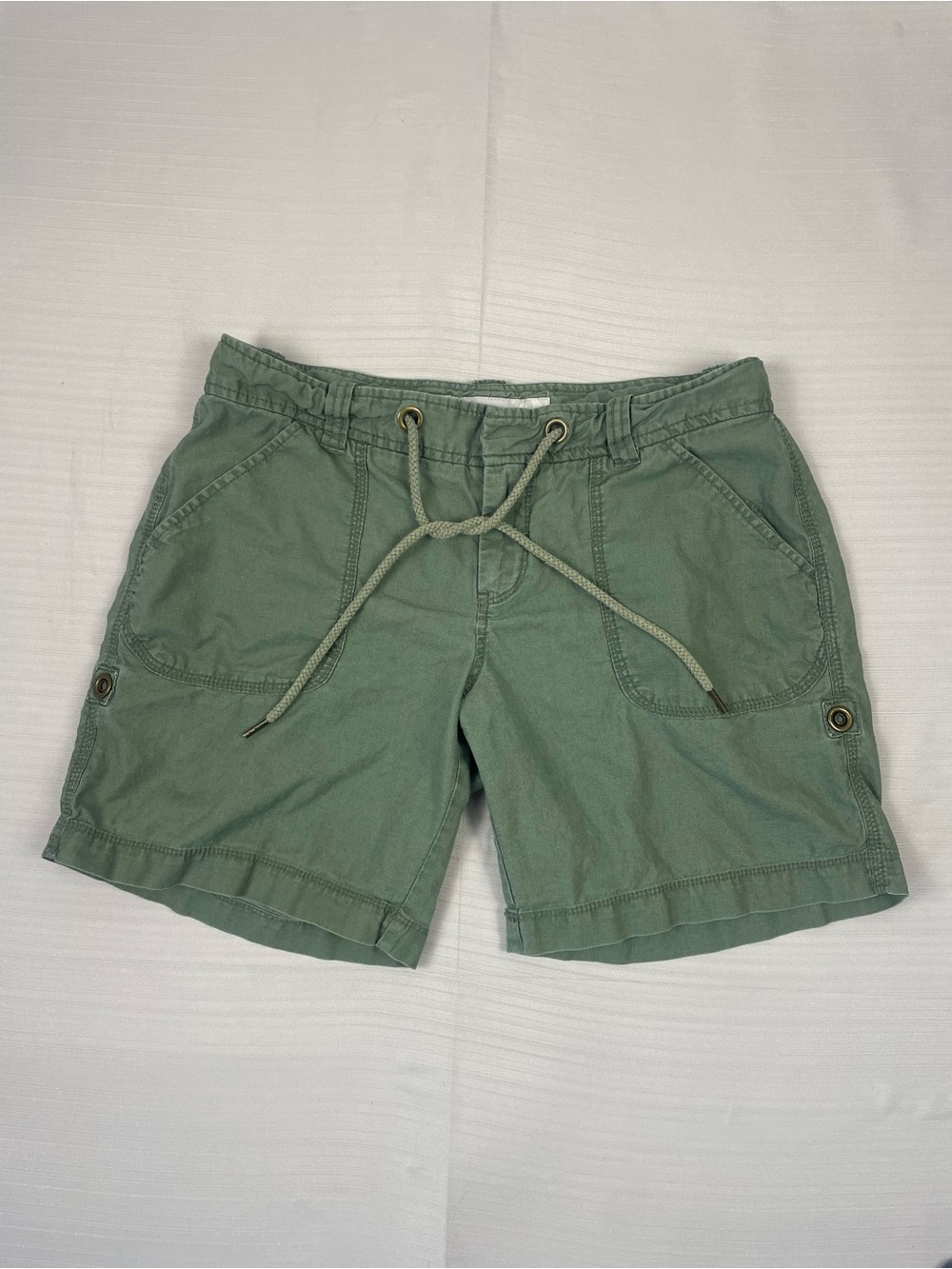 Buy 3, get 30% off. Old Navy Olive Green Utility Drawstring Shorts Size 6